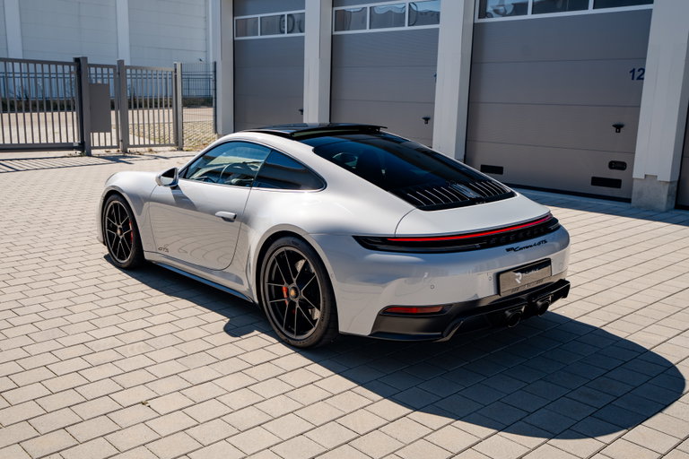 Porsche 992.2 Carrera 4 GTS