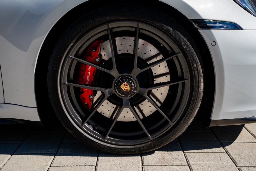 Porsche 992.2 Carrera 4 GTS