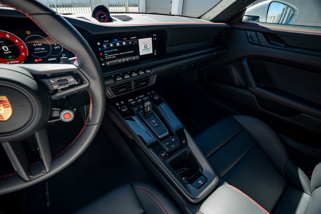 Porsche 992.2 Carrera 4 GTS