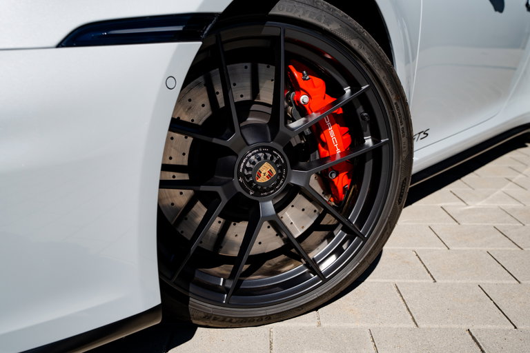 Porsche 992.2 Carrera 4 GTS