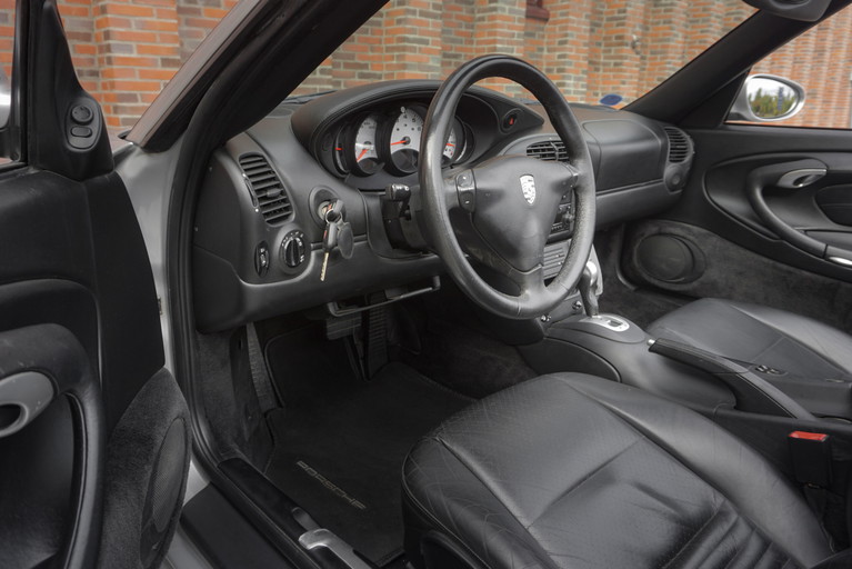 Porsche 996 Carrera 4