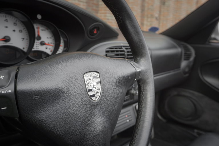 Porsche 996 Carrera 4