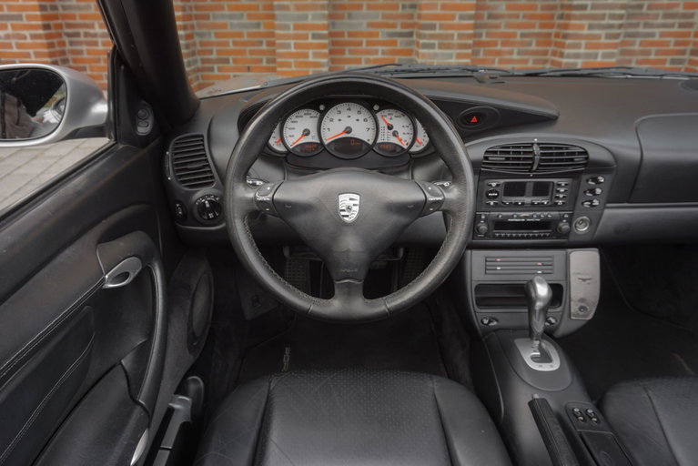 Porsche 996 Carrera 4