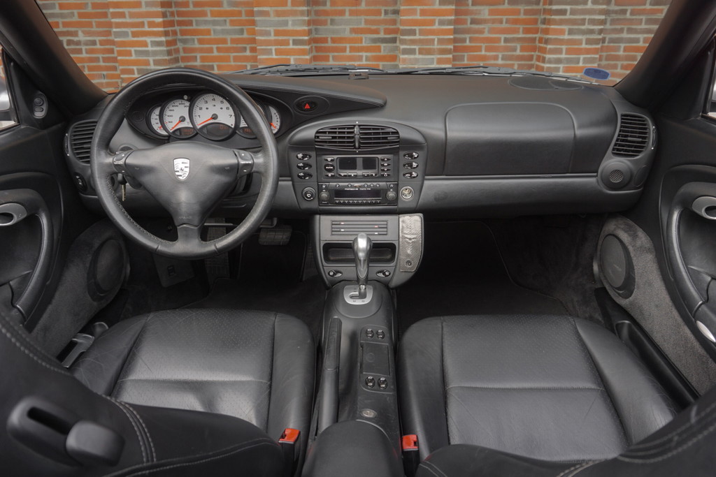 Porsche 996 Carrera 4