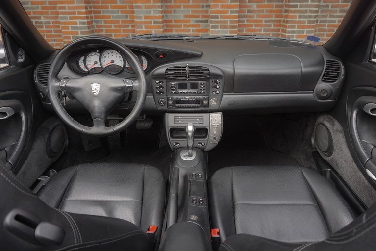 Porsche 996 Carrera 4