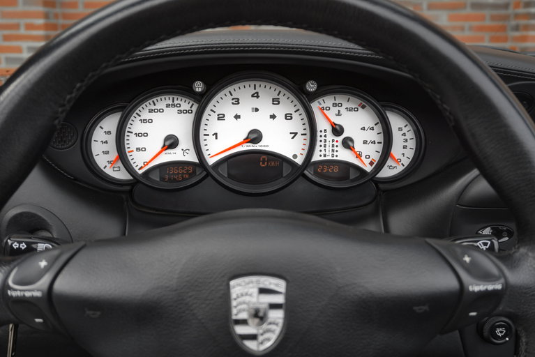 Porsche 996 Carrera 4