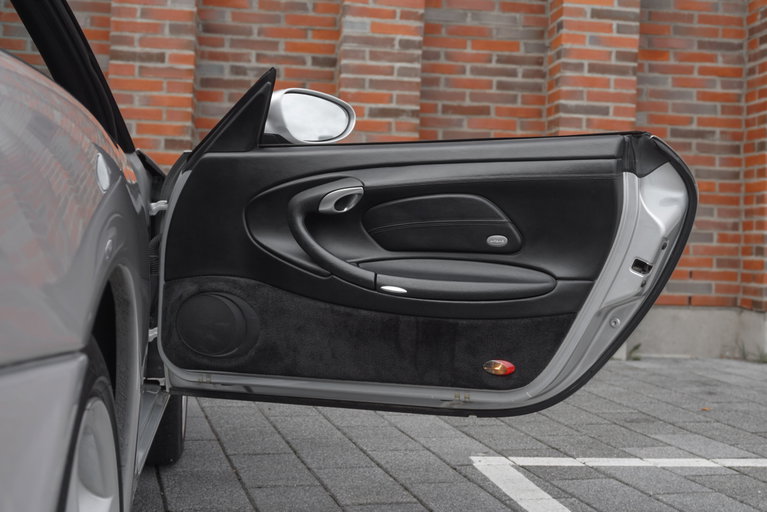 Porsche 996 Carrera 4