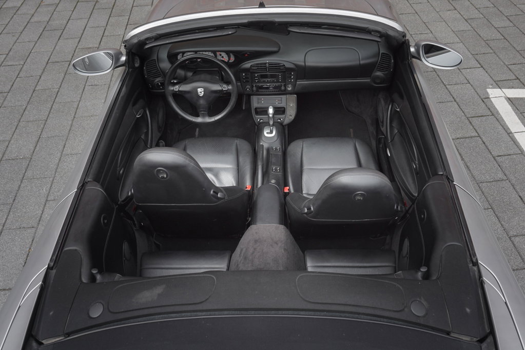Porsche 996 Carrera 4