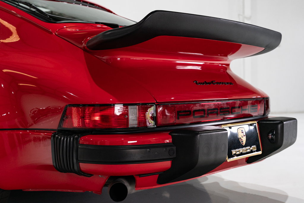 Porsche 911 Turbo 3.0 (US)