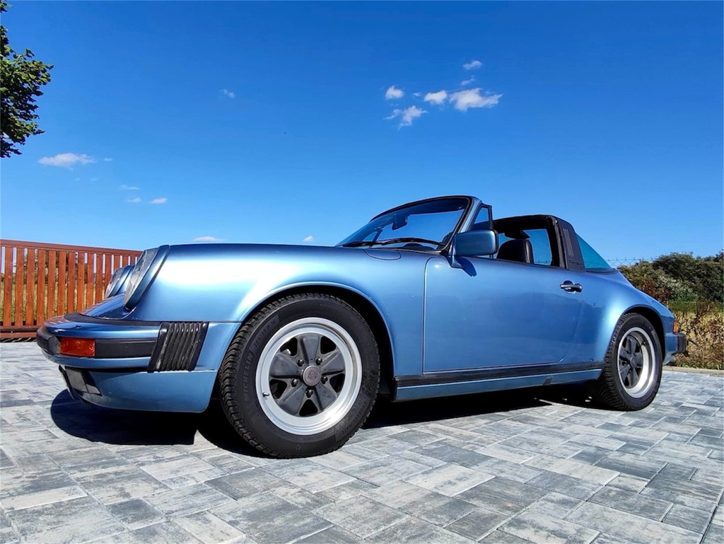 Porsche 911 Carrera 3.2