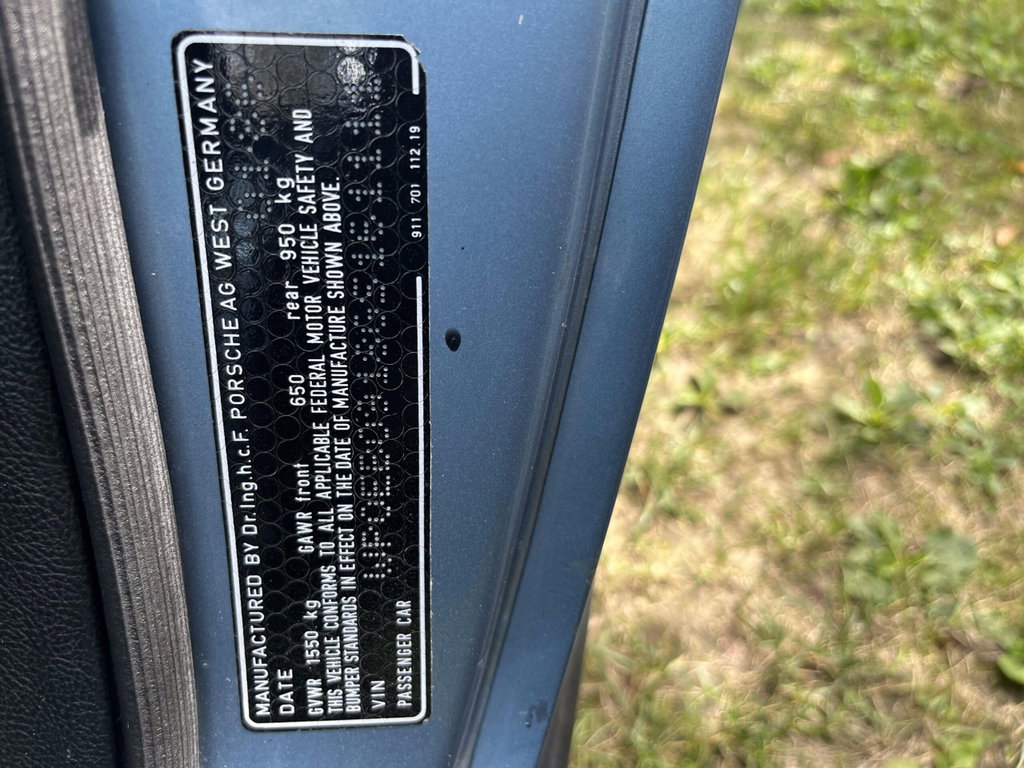 Porsche 911 Carrera 3.2
