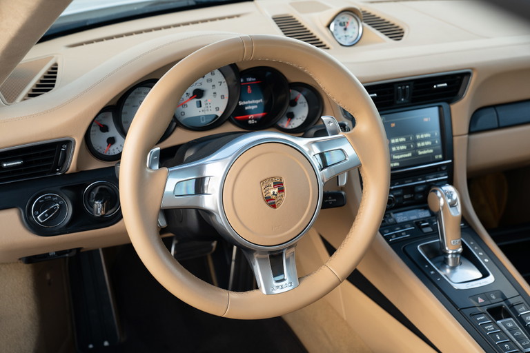 Porsche 991 Carrera 4 GTS