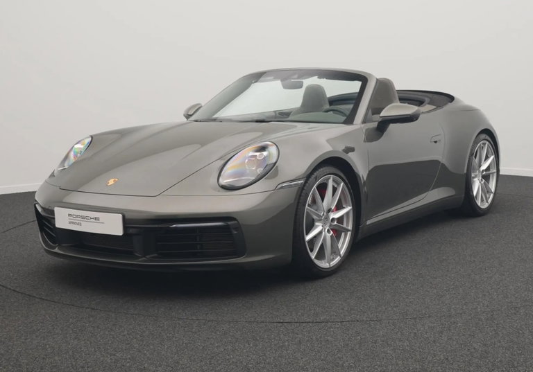 Porsche 992 Carrera 4