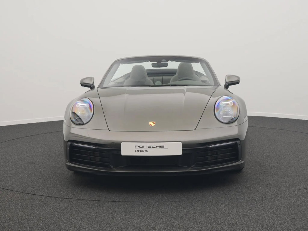 Porsche 992 Carrera 4