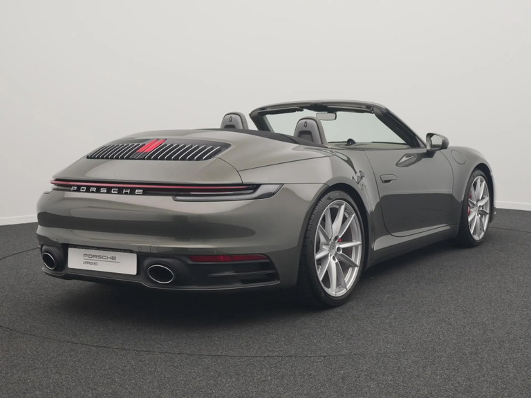 Porsche 992 Carrera 4