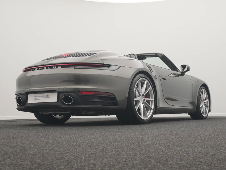 Porsche 992 Carrera 4
