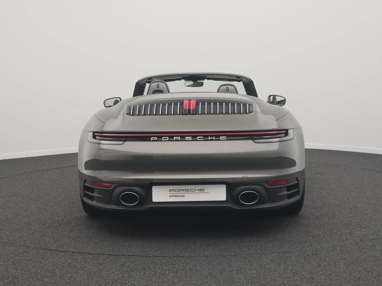 Porsche 992 Carrera 4