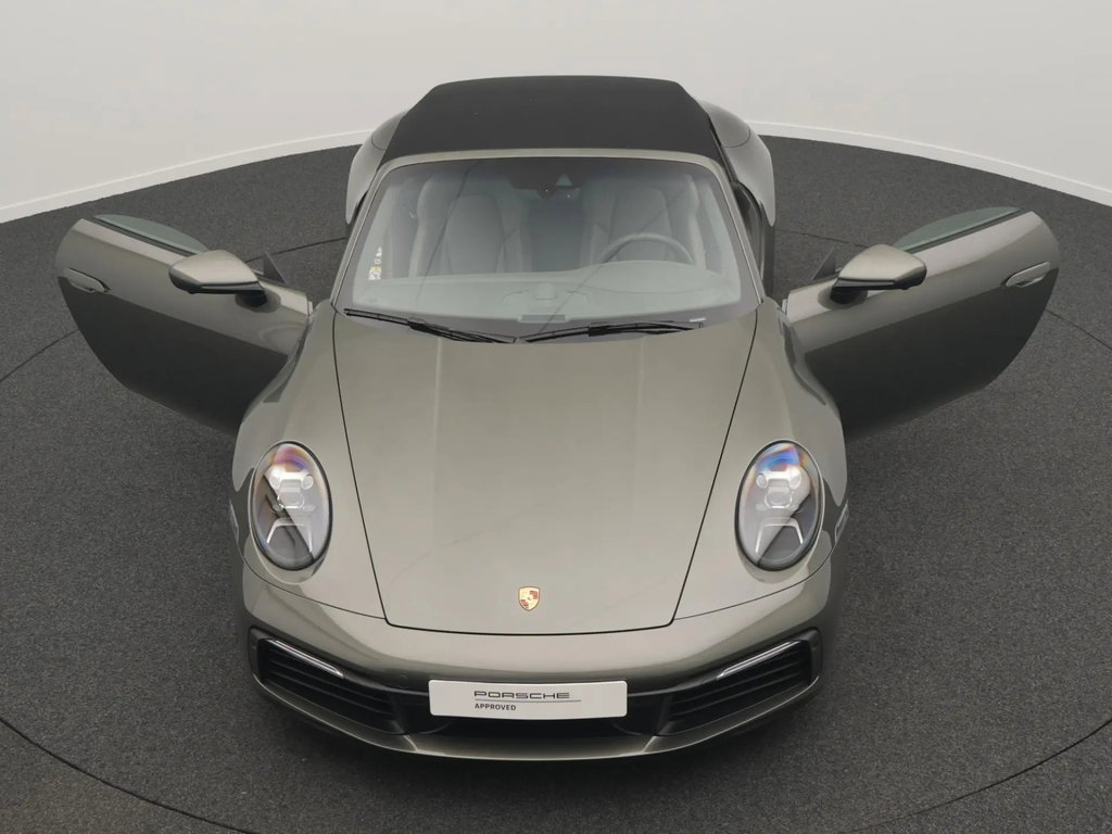 Porsche 992 Carrera 4