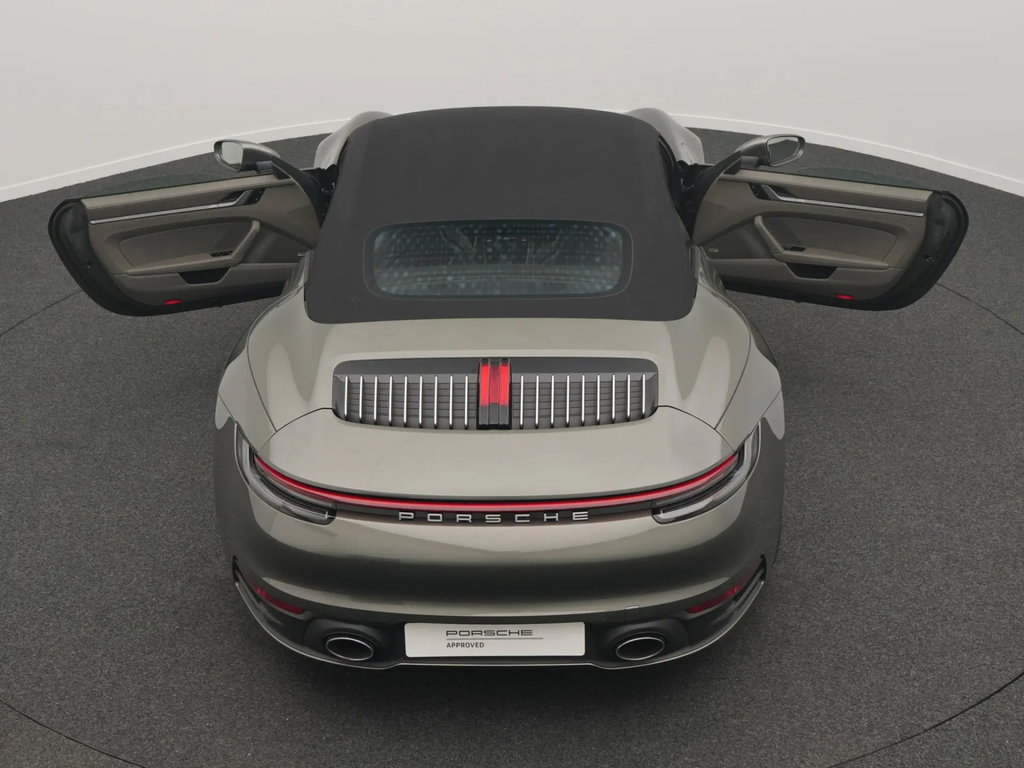 Porsche 992 Carrera 4
