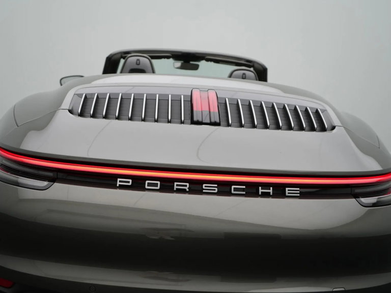 Porsche 992 Carrera 4