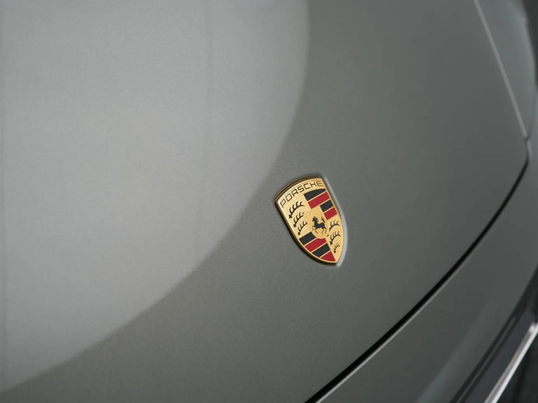 Porsche 992 Carrera 4