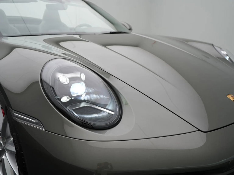 Porsche 992 Carrera 4