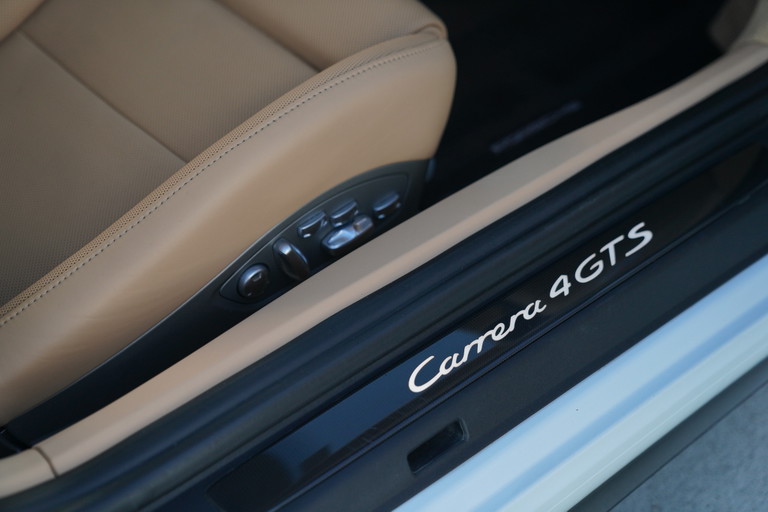 Porsche 991 Carrera 4 GTS