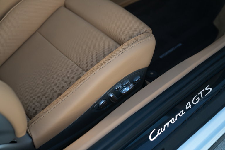 Porsche 991 Carrera 4 GTS