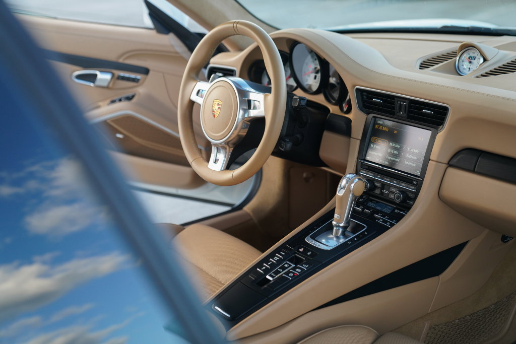 Porsche 991 Carrera 4 GTS