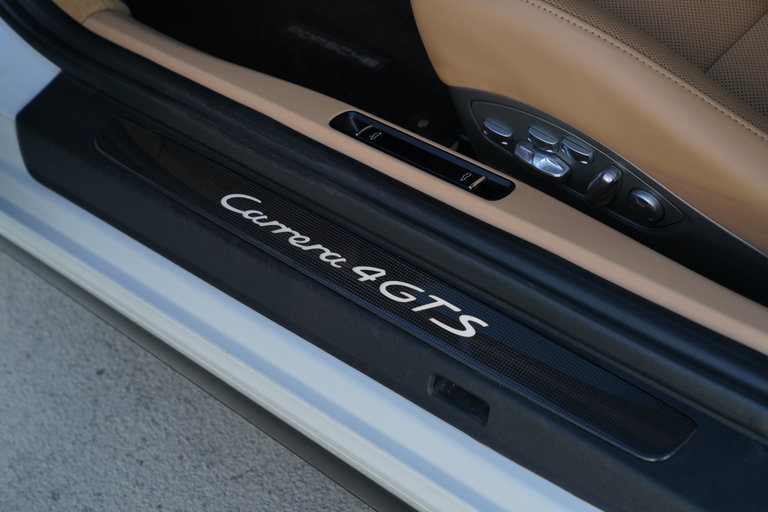 Porsche 991 Carrera 4 GTS
