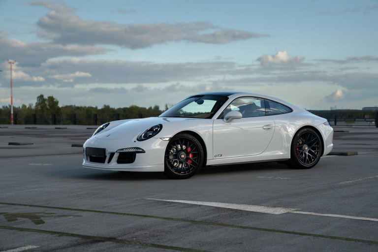 Porsche 991 Carrera 4 GTS