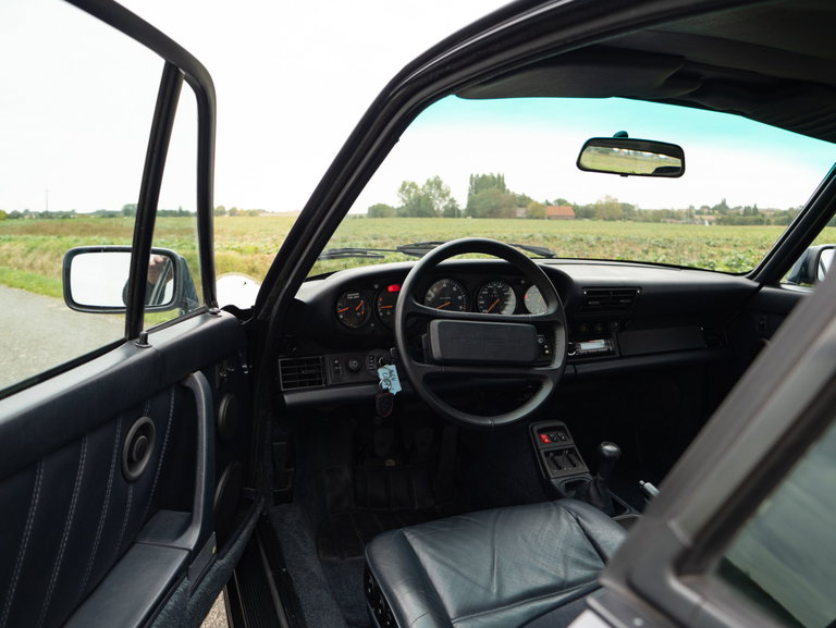 Porsche 964 Carrera 4
