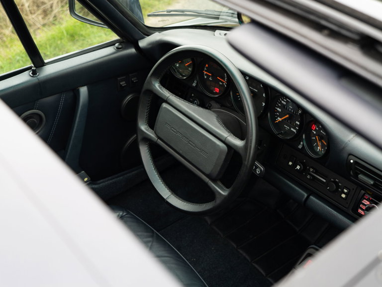 Porsche 964 Carrera 4