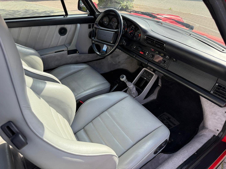 Porsche 911 Carrera 3.2