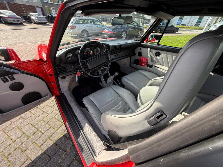 Porsche 911 Carrera 3.2