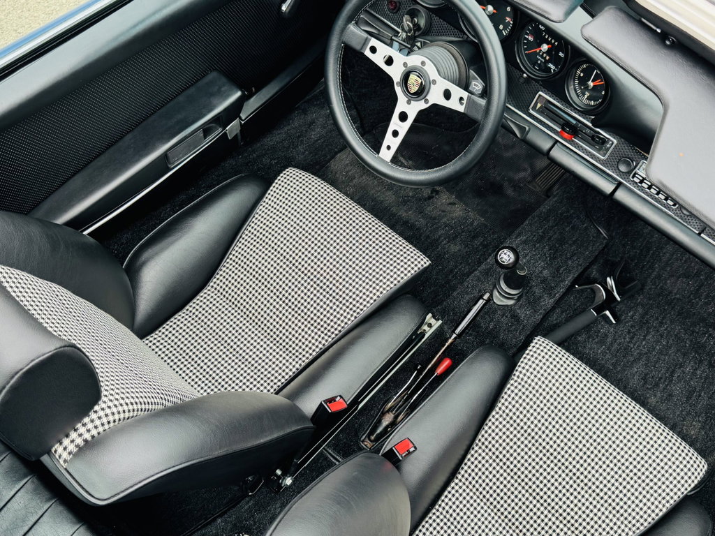 Porsche 911 E