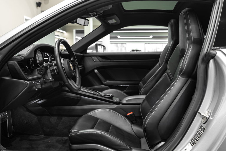 Porsche 992 Carrera GTS
