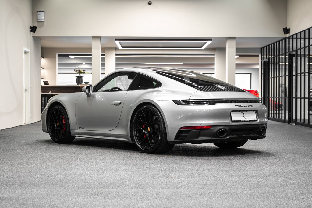 Porsche 992 Carrera GTS