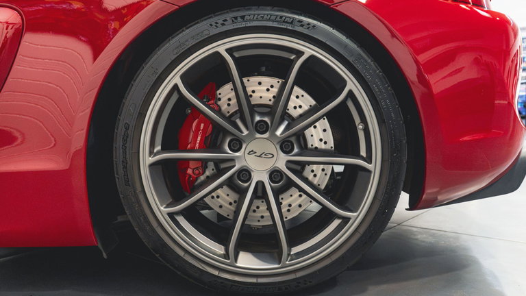 Porsche 981 Cayman GT4