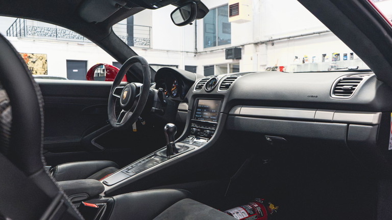 Porsche 981 Cayman GT4