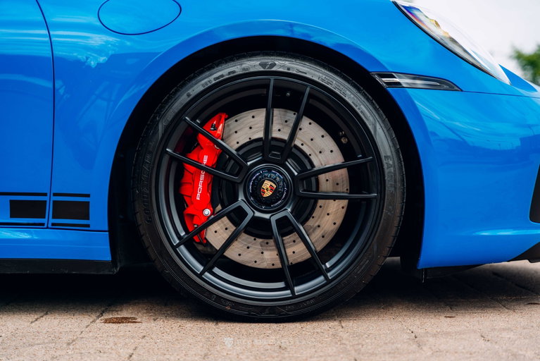 Porsche 992 Carrera GTS