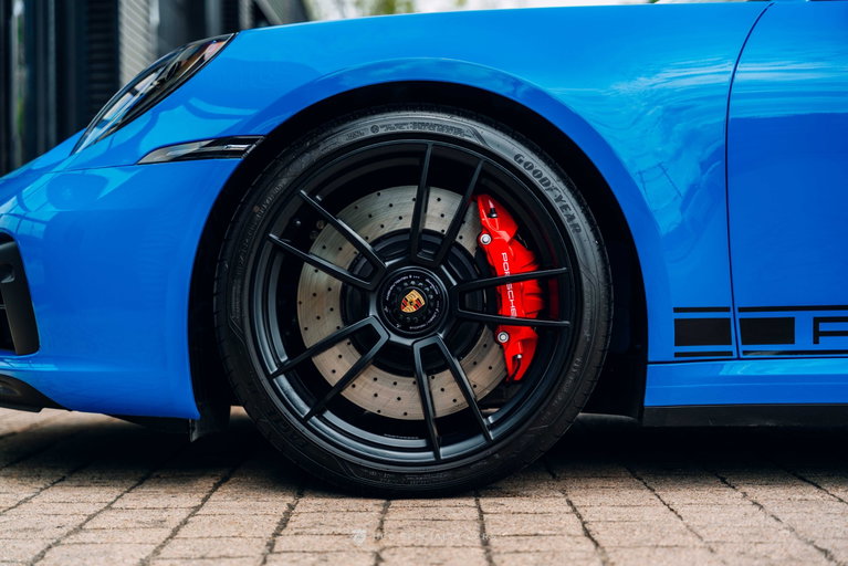Porsche 992 Carrera GTS