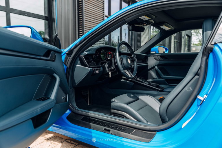 Porsche 992 Carrera GTS