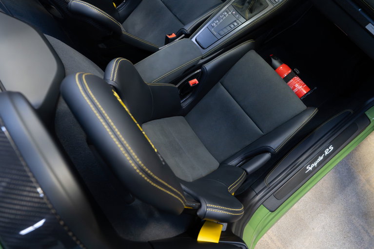 Porsche 718 Spyder RS