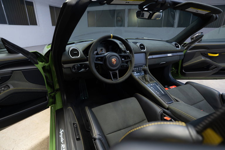 Porsche 718 Spyder RS
