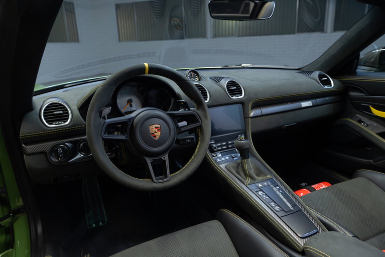 Porsche 718 Spyder RS