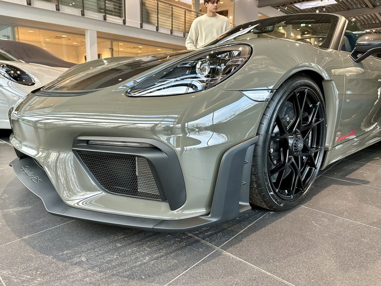 Porsche 718 Spyder RS