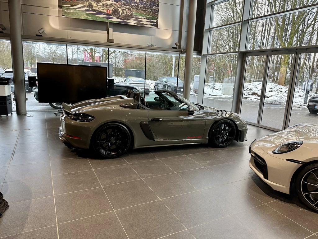 Porsche 718 Spyder RS