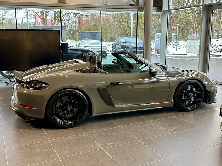 Porsche 718 Spyder RS