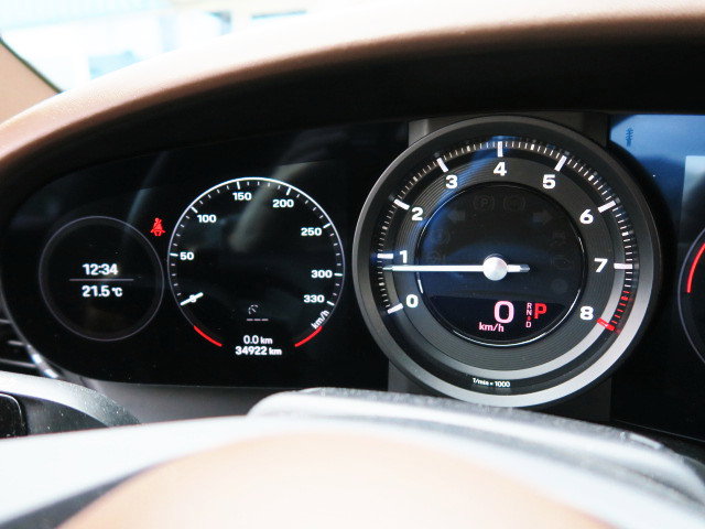 Porsche 992 Carrera 4S